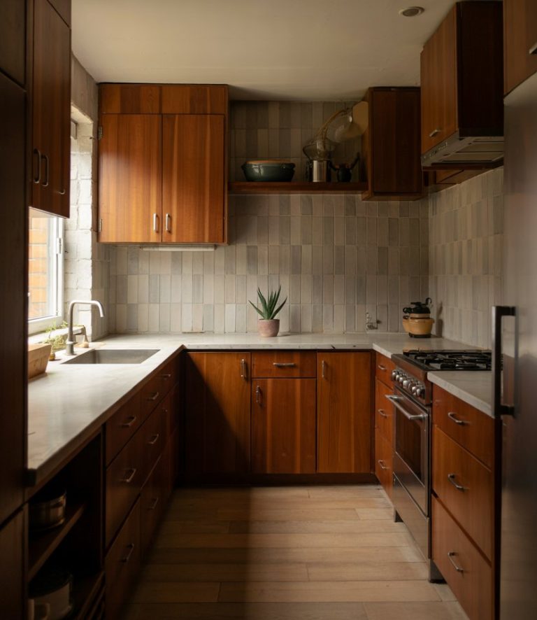Dark Wood Kitchen Cabinets 2025 – 45 Modern, Farmhouse, Rustic, and ...