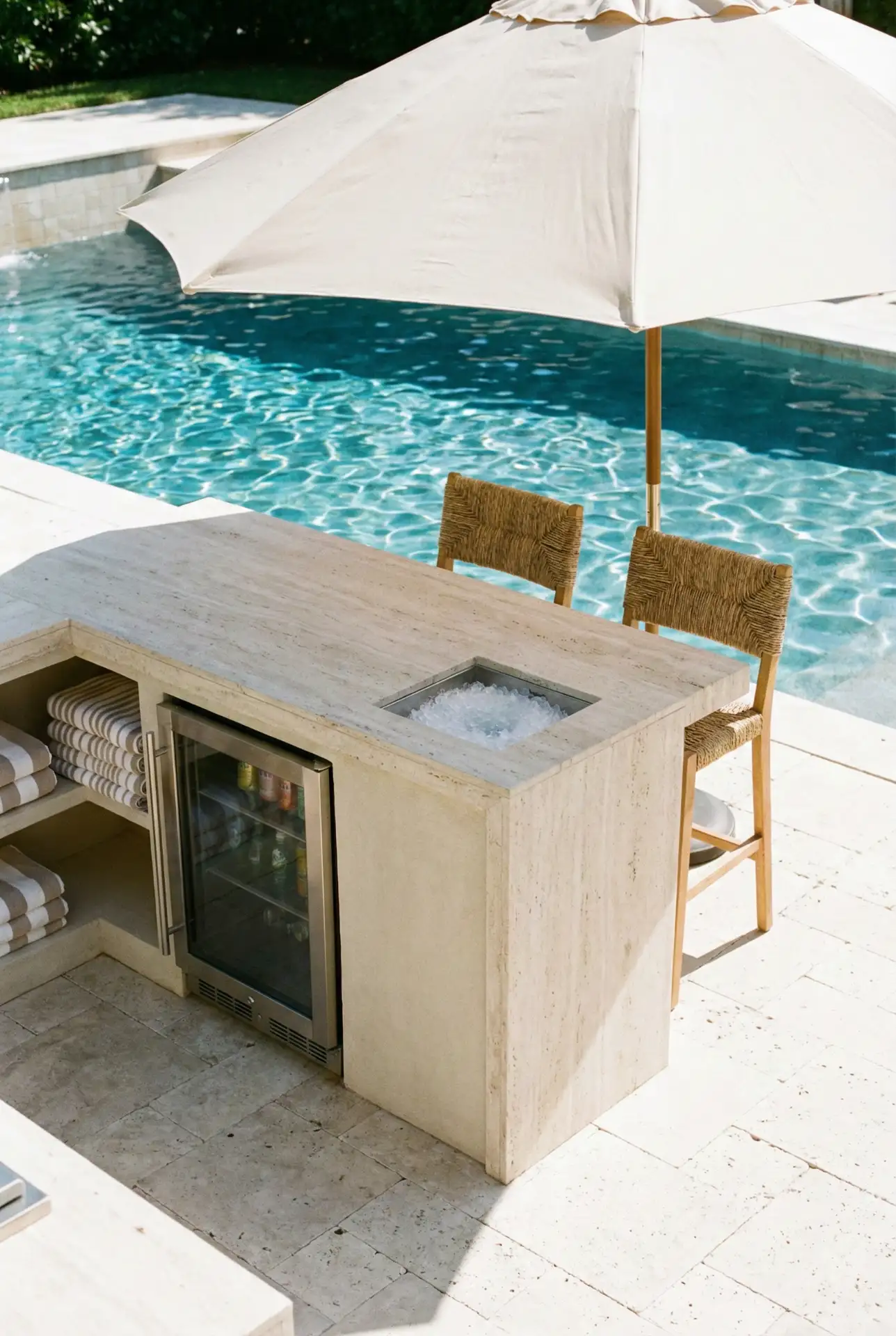 Poolside Beverage Kitchenette 1