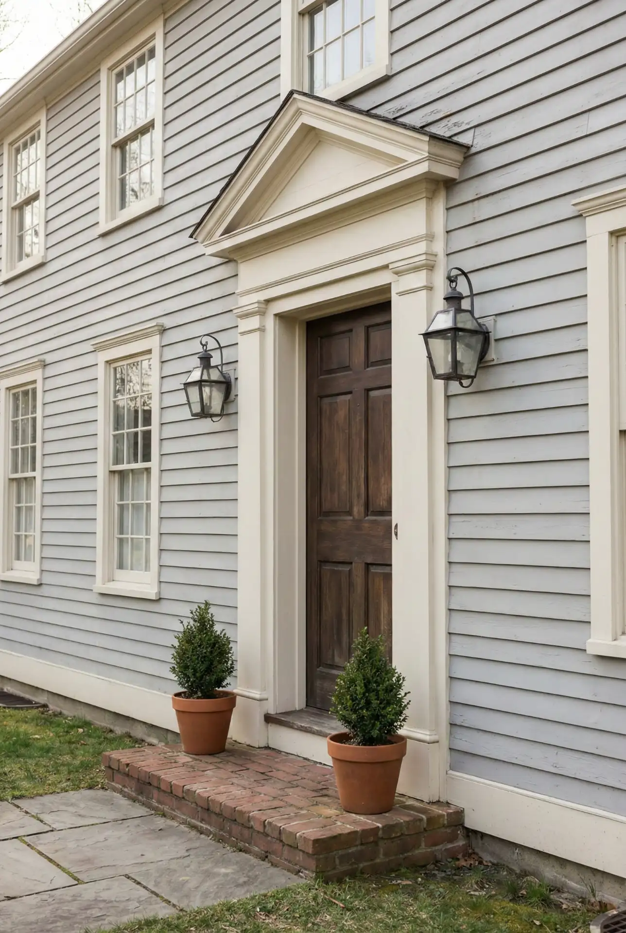 Antique-Inspired Details With Soft Gray Body 2