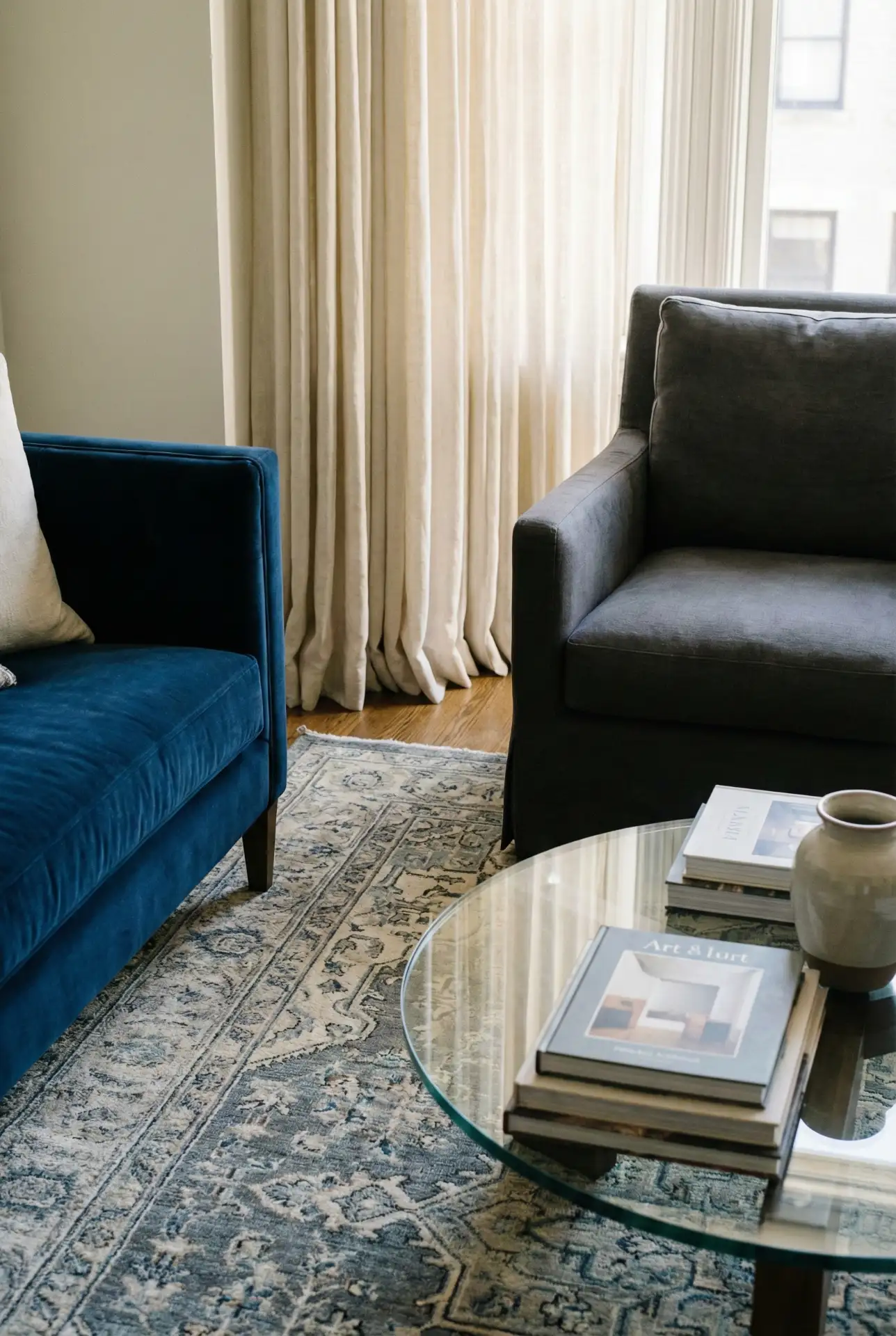 Formal Seating With Blue And Grey For A Polished Look 2