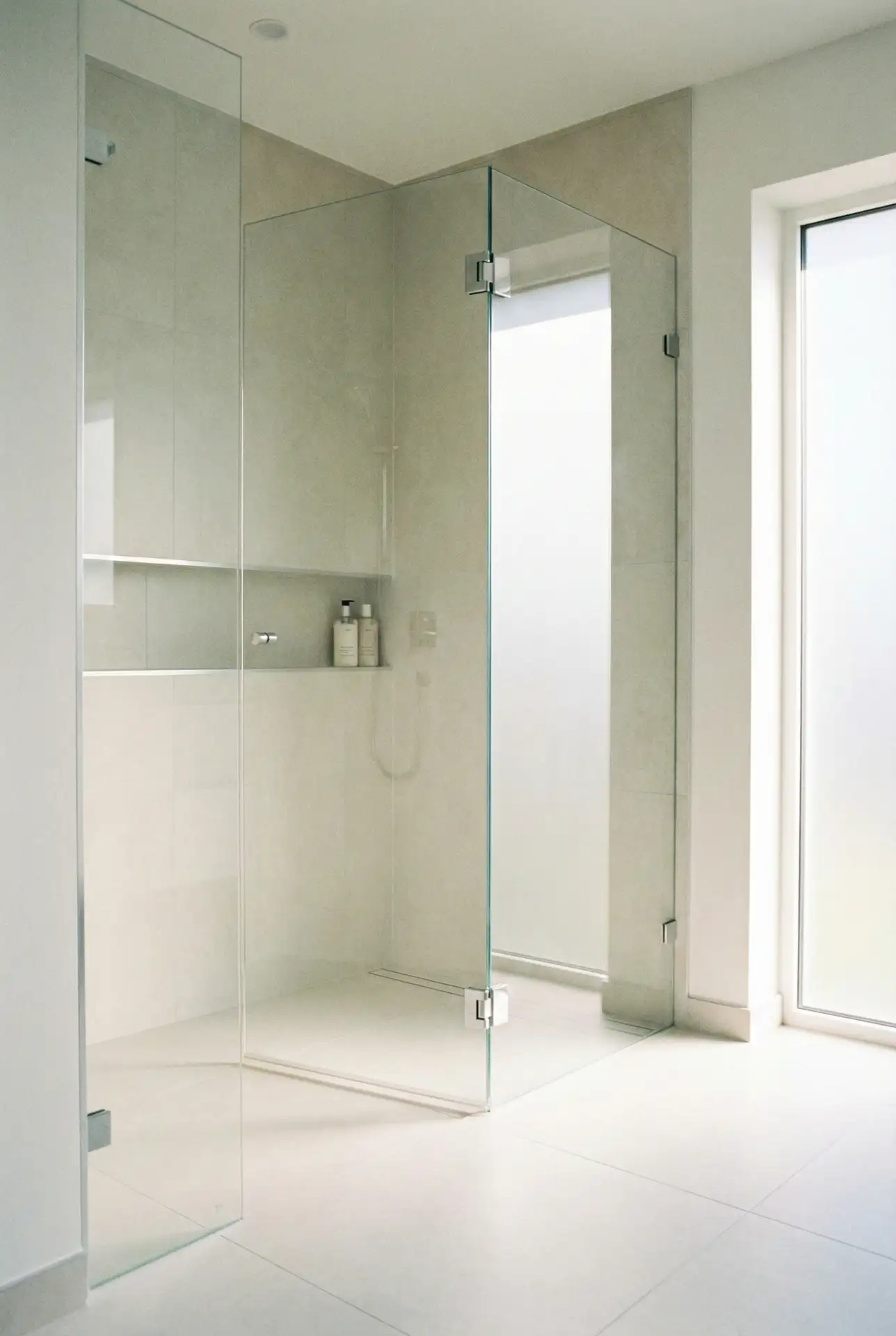 Frameless Glass Door With Minimal Hardware 1