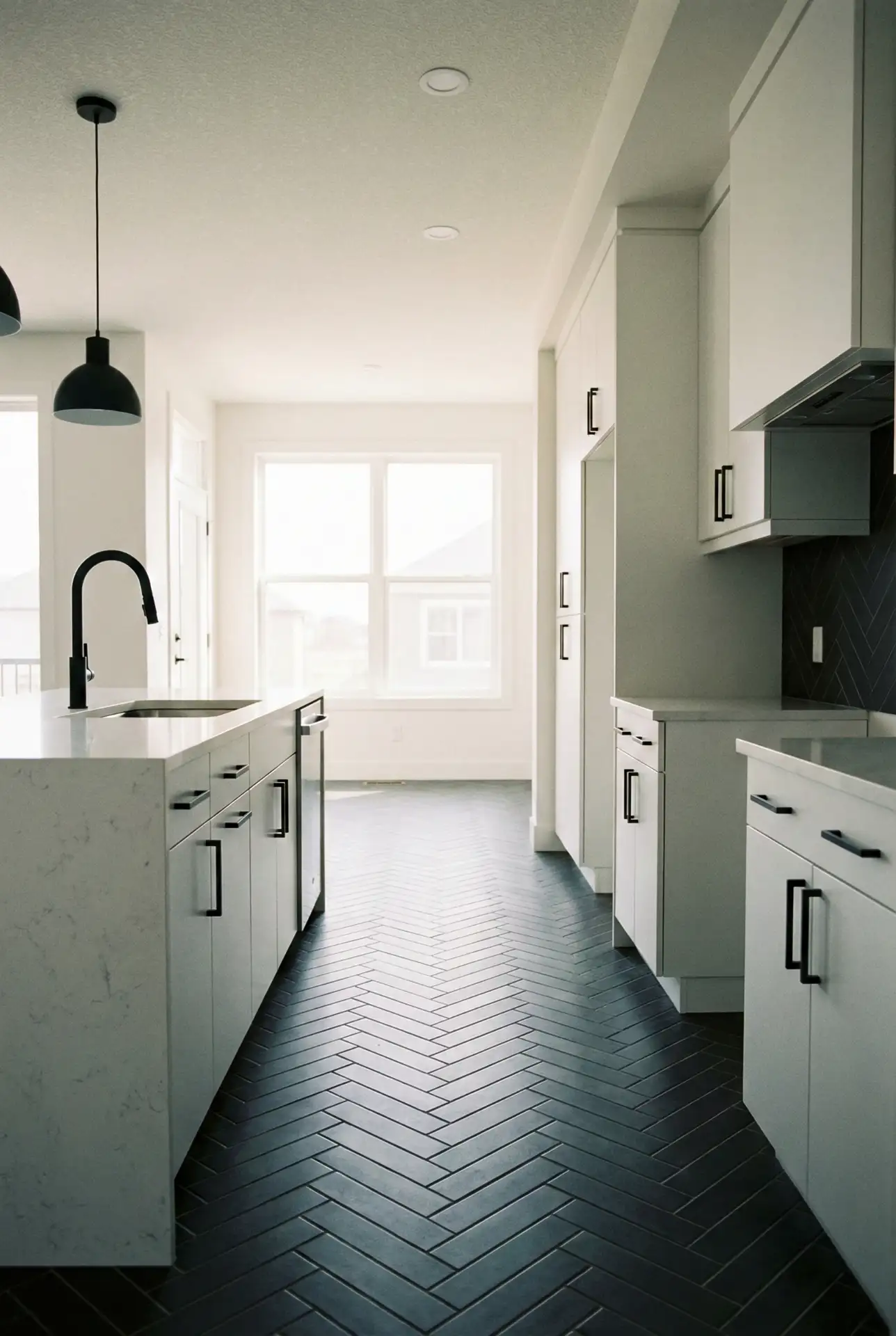 Graphic Herringbone Statements 1