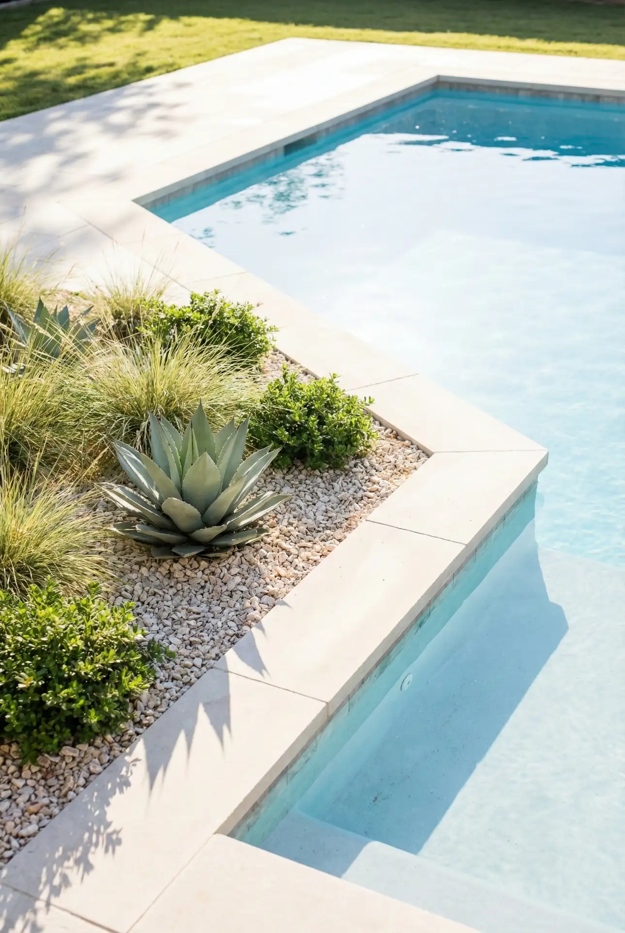 Inground Corner Planting Bay For A Resort-Style Viewline 1