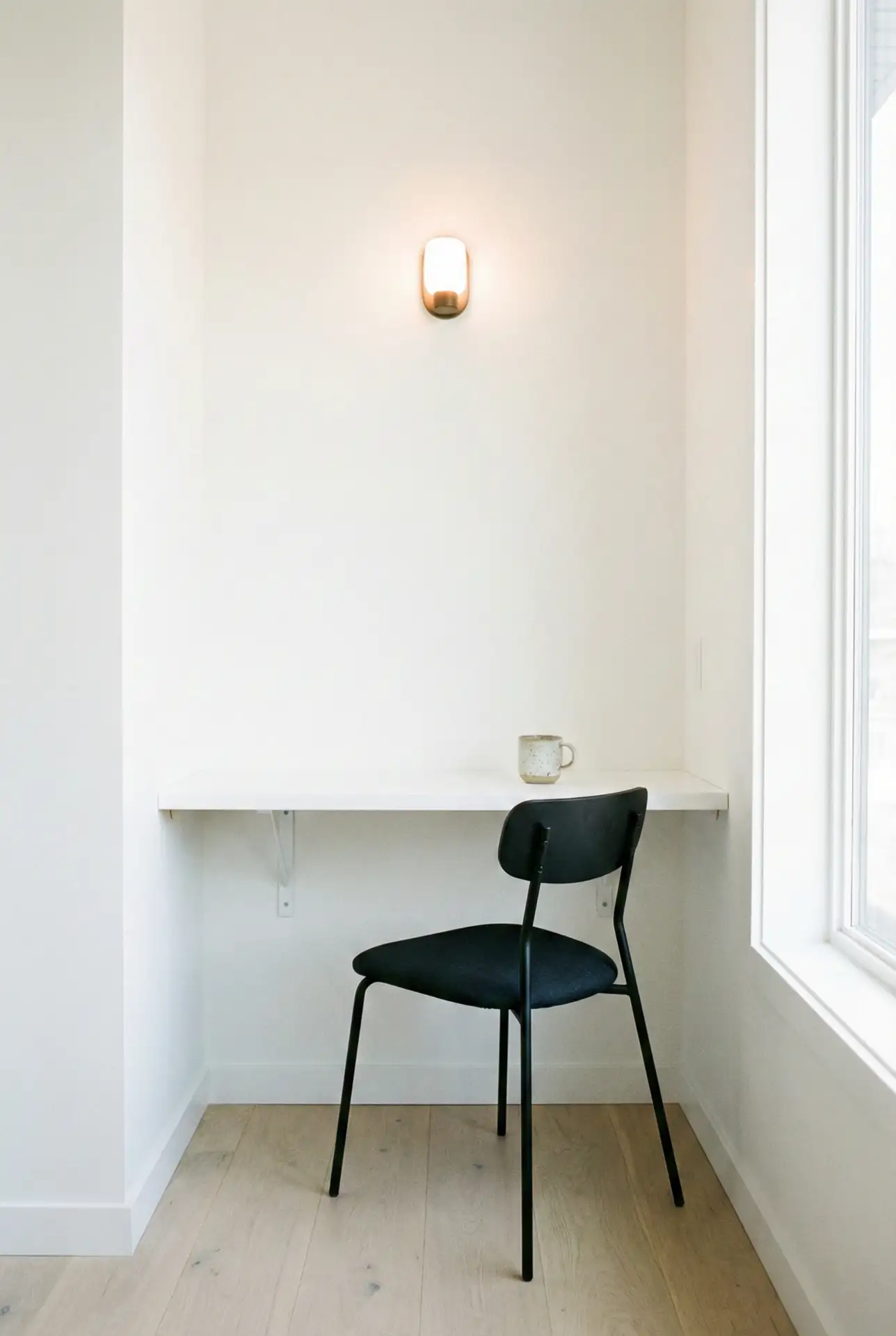Modern Minimalist Floating Shelf Desk 1