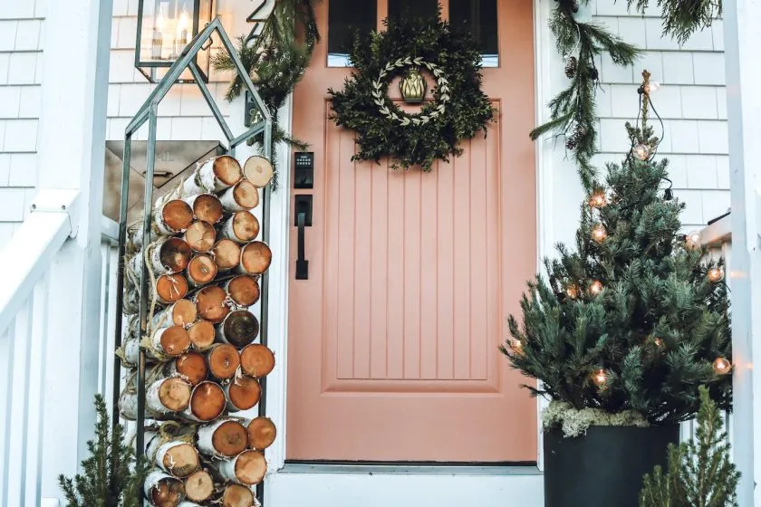 10 Christmas Porch Decor Ideas To Make Your Home Extra Festive