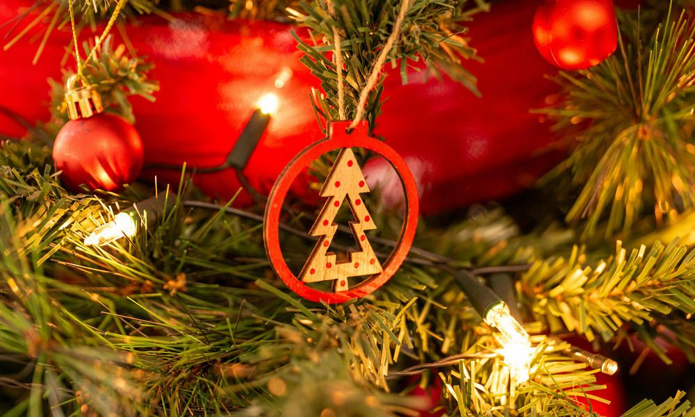 10 Creative Christmas Party Themes to Try This Year - BNO News