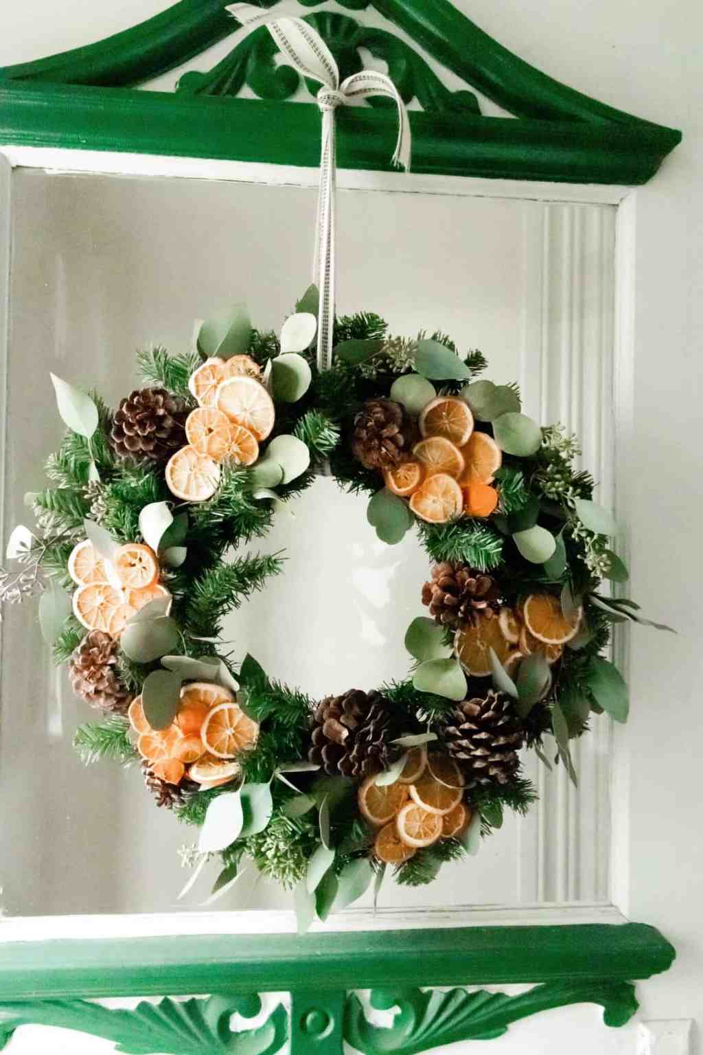 10 DIY Christmas Wreaths That Anyone Can Recreate