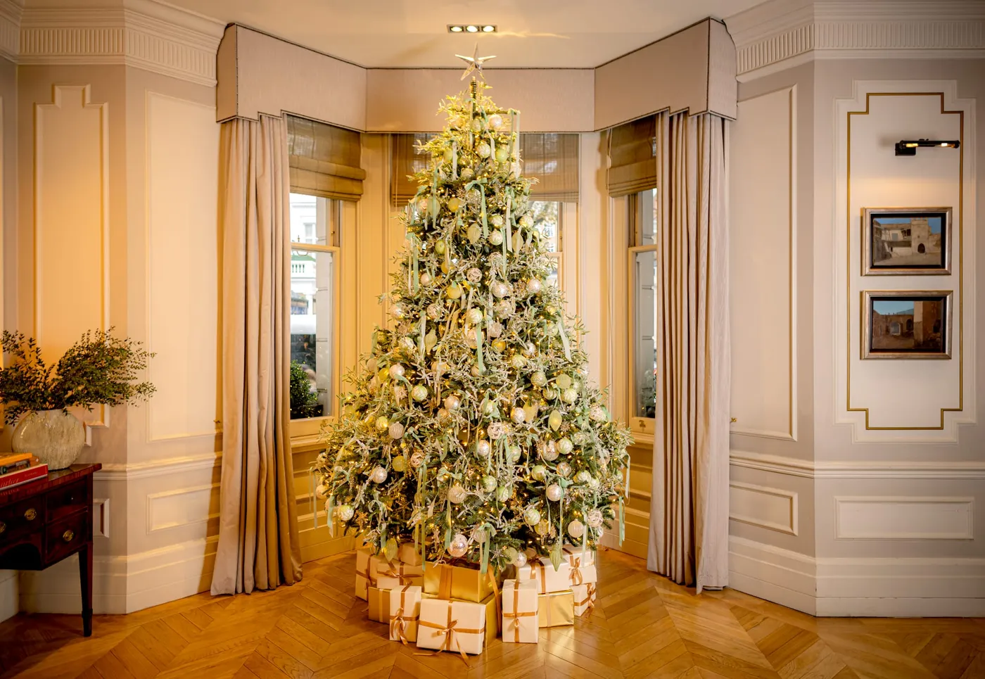 12 Stunning Christmas Displays Across the World - Galerie Magazine