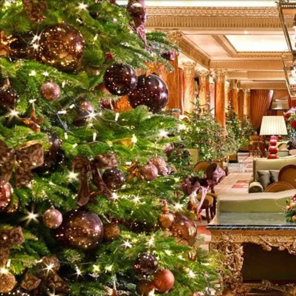 12ft+ Real Decorated Christmas Tree (10 Colour Schemes): Standard  Decorations: Red + Gold - 12DSDRGS - Deliver me a Christmas tree - Deliver  Me a Christmas Tree