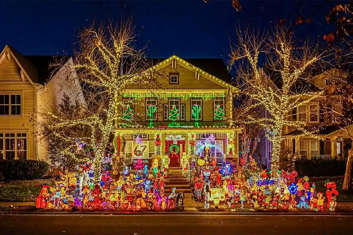 13 Northern Virginia Houses with the Best Christmas Decorations