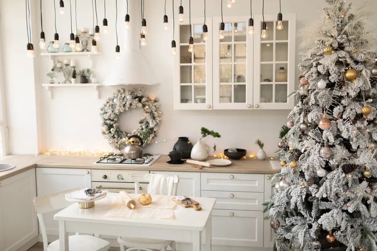 15 Popular Christmas Decorations & How to Make Them Merry
