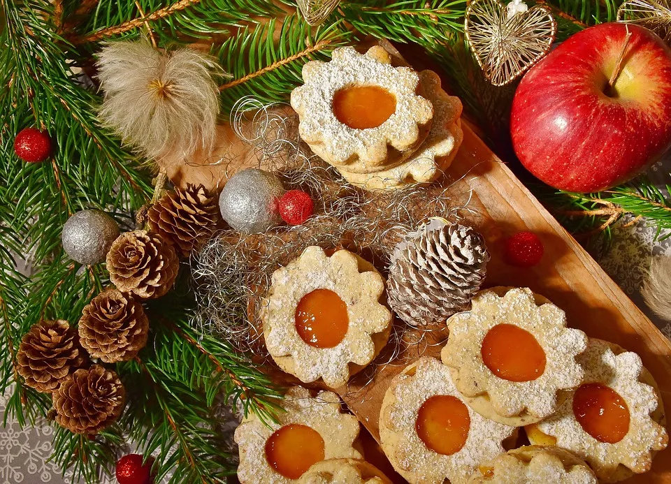 15 Simple Holiday Crafts and Recipes for Families | Living Montessori