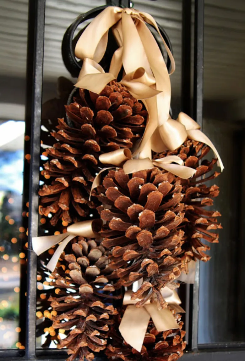 16 Front Door Decorations For Winter Festivities And Fun