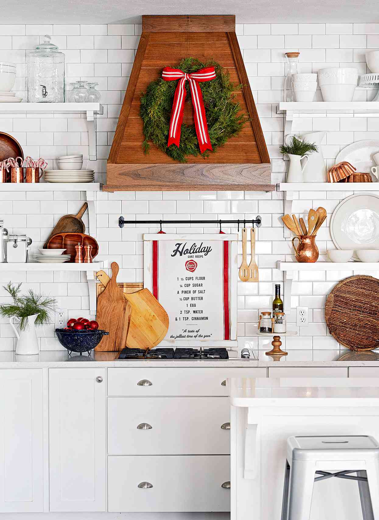 18 Festive Ways to Decorate Your Kitchen for Christmas