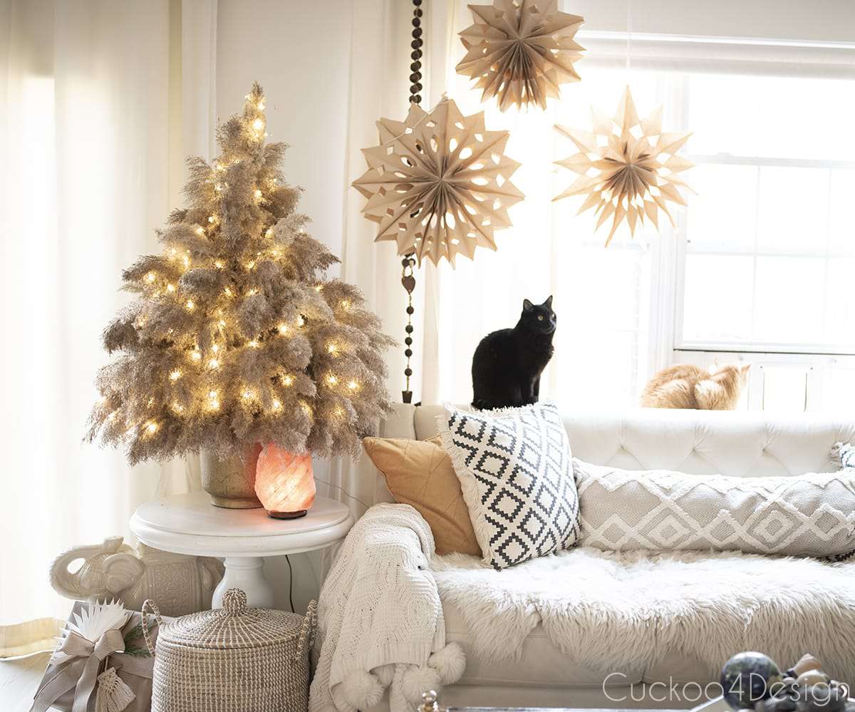 19 DIY Pampas Grass Christmas Trees for a Boho-Style Holiday