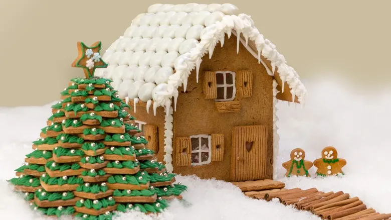 2-Ingredient Fake Snow Is Fundamental For Holiday Whimsy