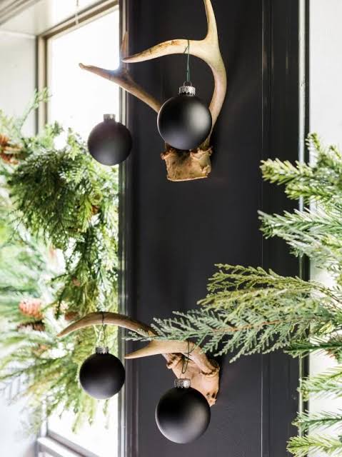 20 Budget-Friendly Holiday Decorating Ideas | HGTV