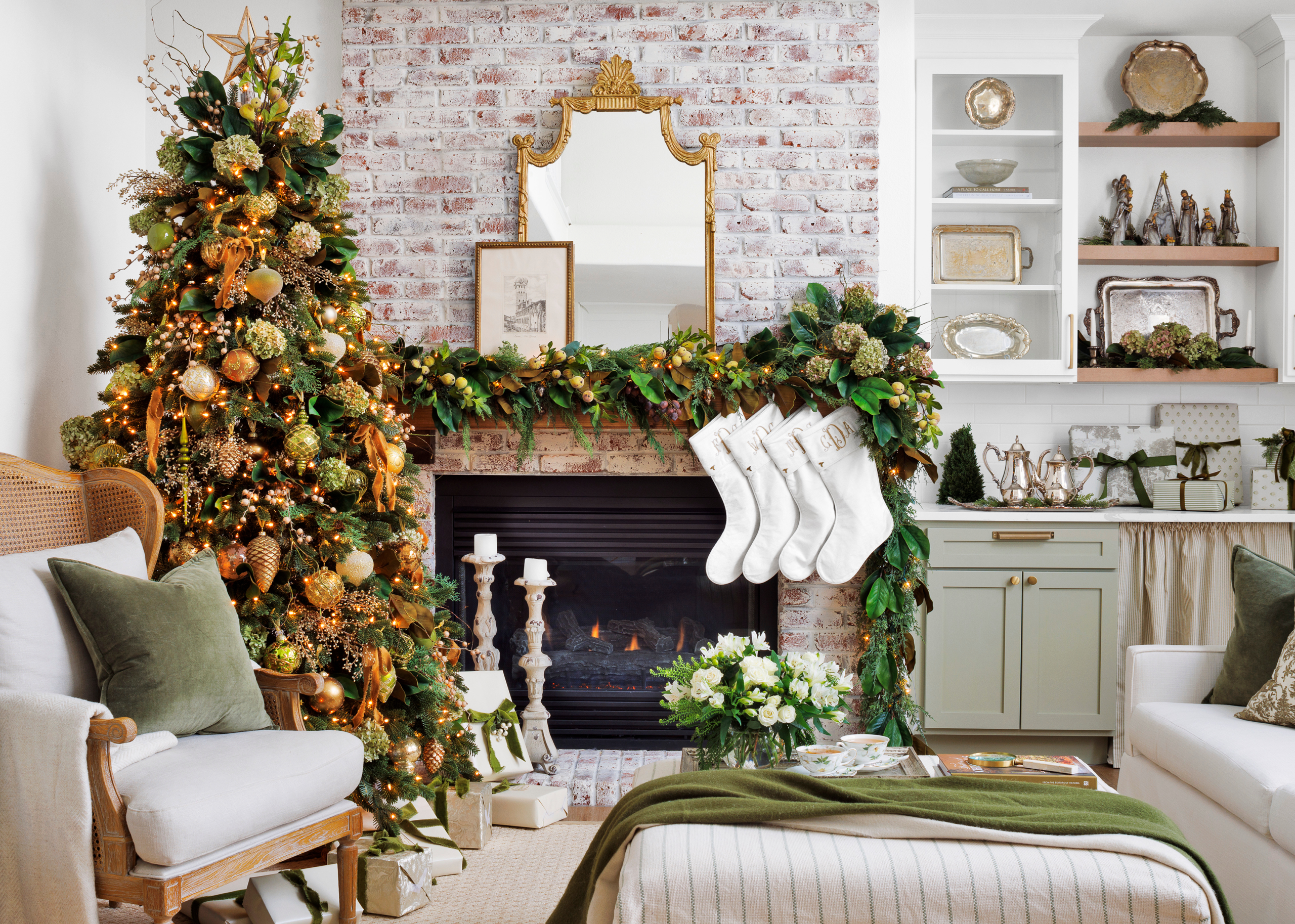 2025 Christmas Color Scheme Trends