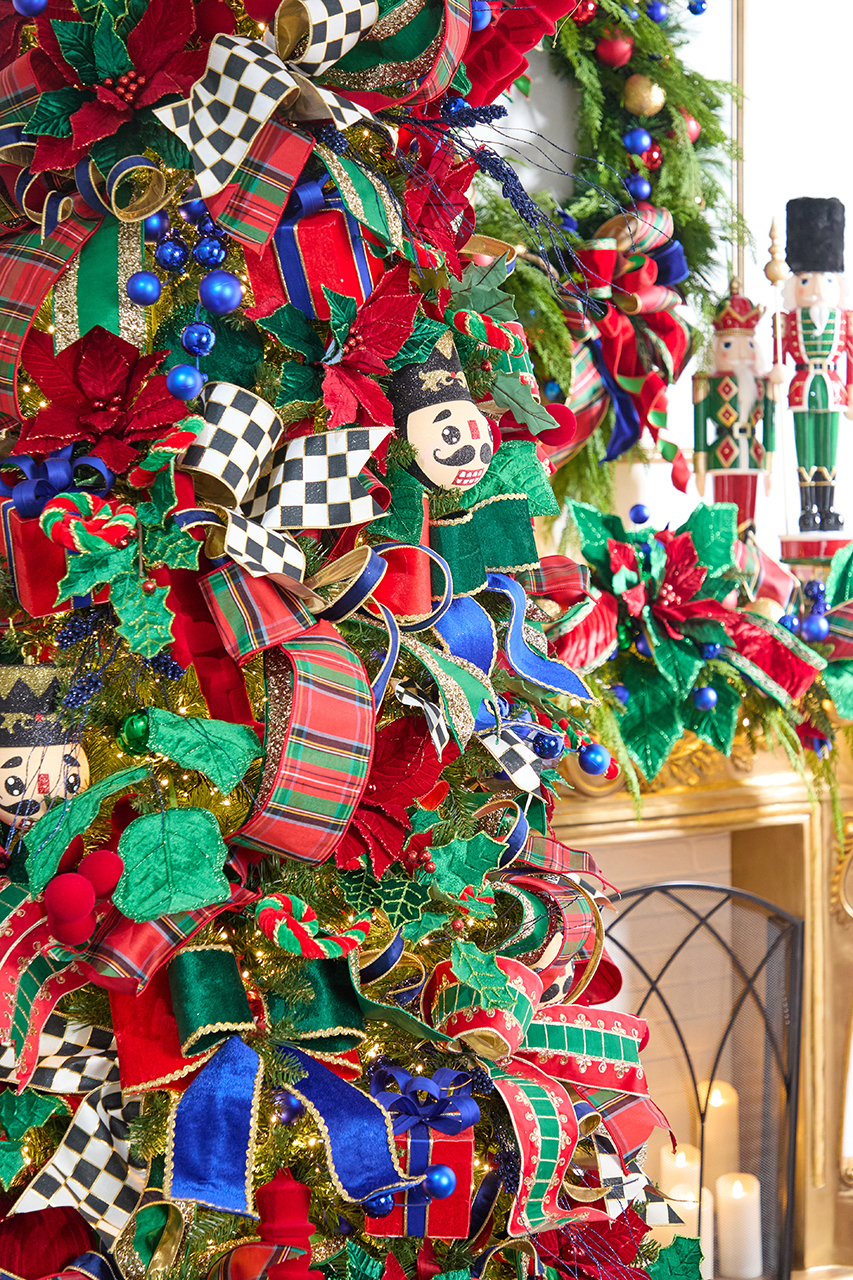 2026 Christmas Tree Trend Ideas: 8 Stunning Decorating Themes - Decorator's  Warehouse