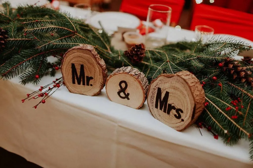 22 Christmas Wedding Ideas That Are Full of Holiday Cheer