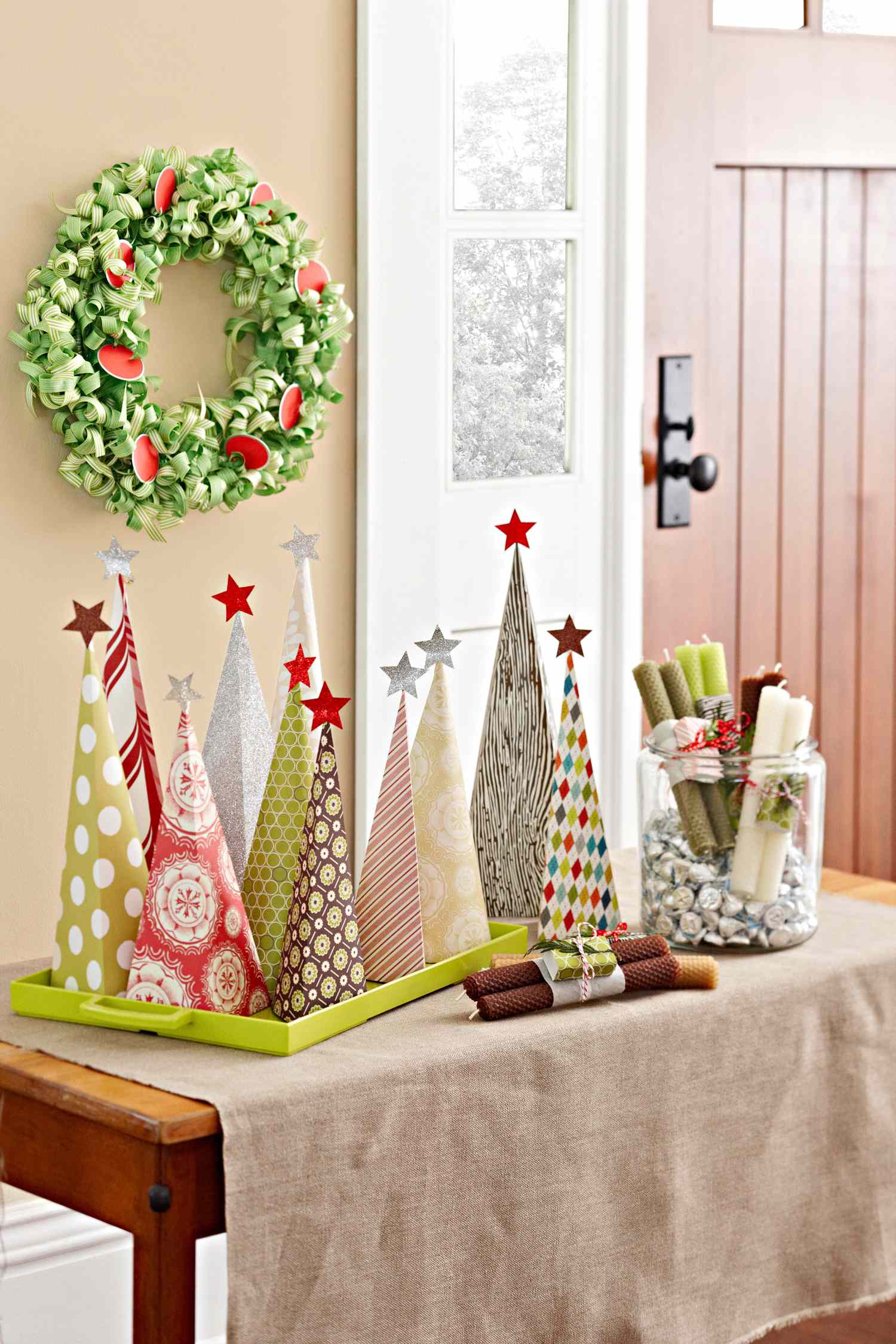 22 Colorful Tabletop Tree Christmas Decorations for a Small Space