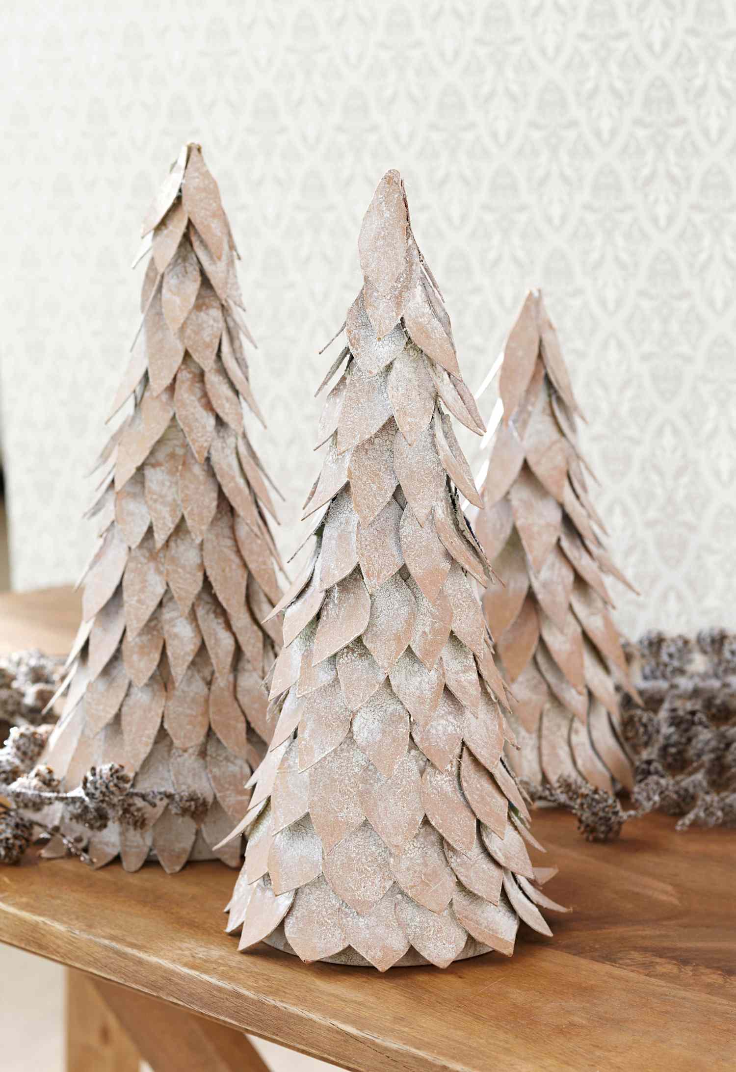 22 Colorful Tabletop Tree Christmas Decorations for a Small Space