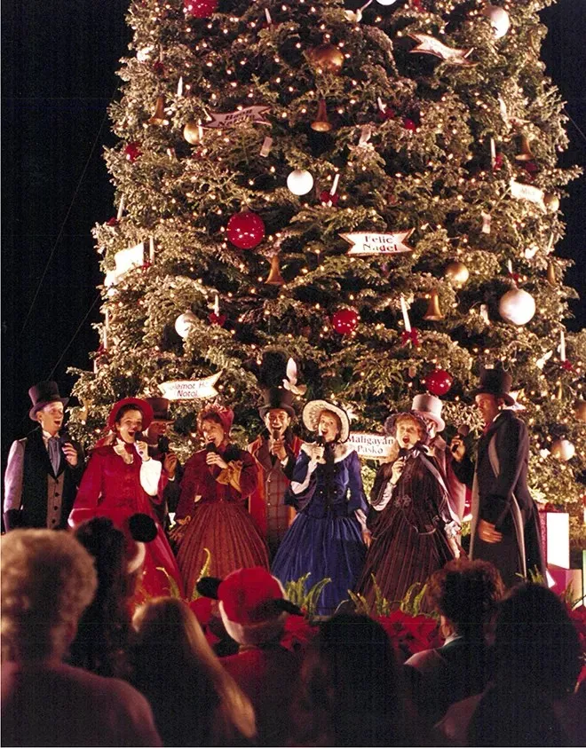 28 photos of Christmas at Disney World in the early '90s - Orlando Weekly