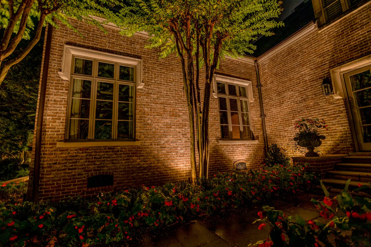 3 Front Yard Landscape Lighting Ideas to Improve Your Memphis Home's Curb Appeal
