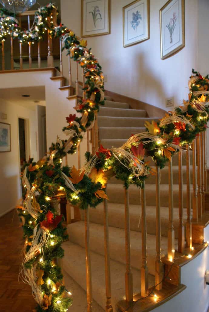 30 Beautiful Christmas Decorations That Turn Your Staircase into a Fairy  tale