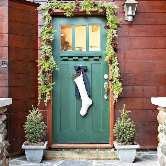 30 Spectacular Front Door Decoration Ideas for Christmas and Winter Holidays