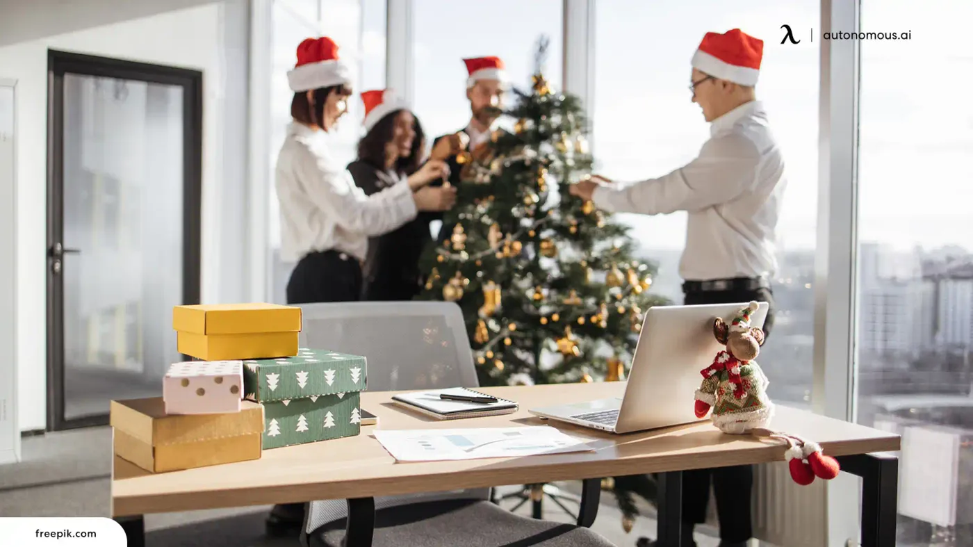32 DIY Office Christmas Decorations: Easy & Quick Ideas