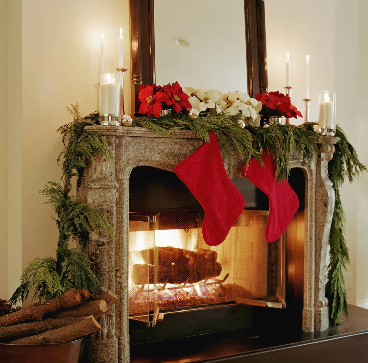 38 Christmas Mantel Ideas, From Traditional to Modern - Parade Home & Garden