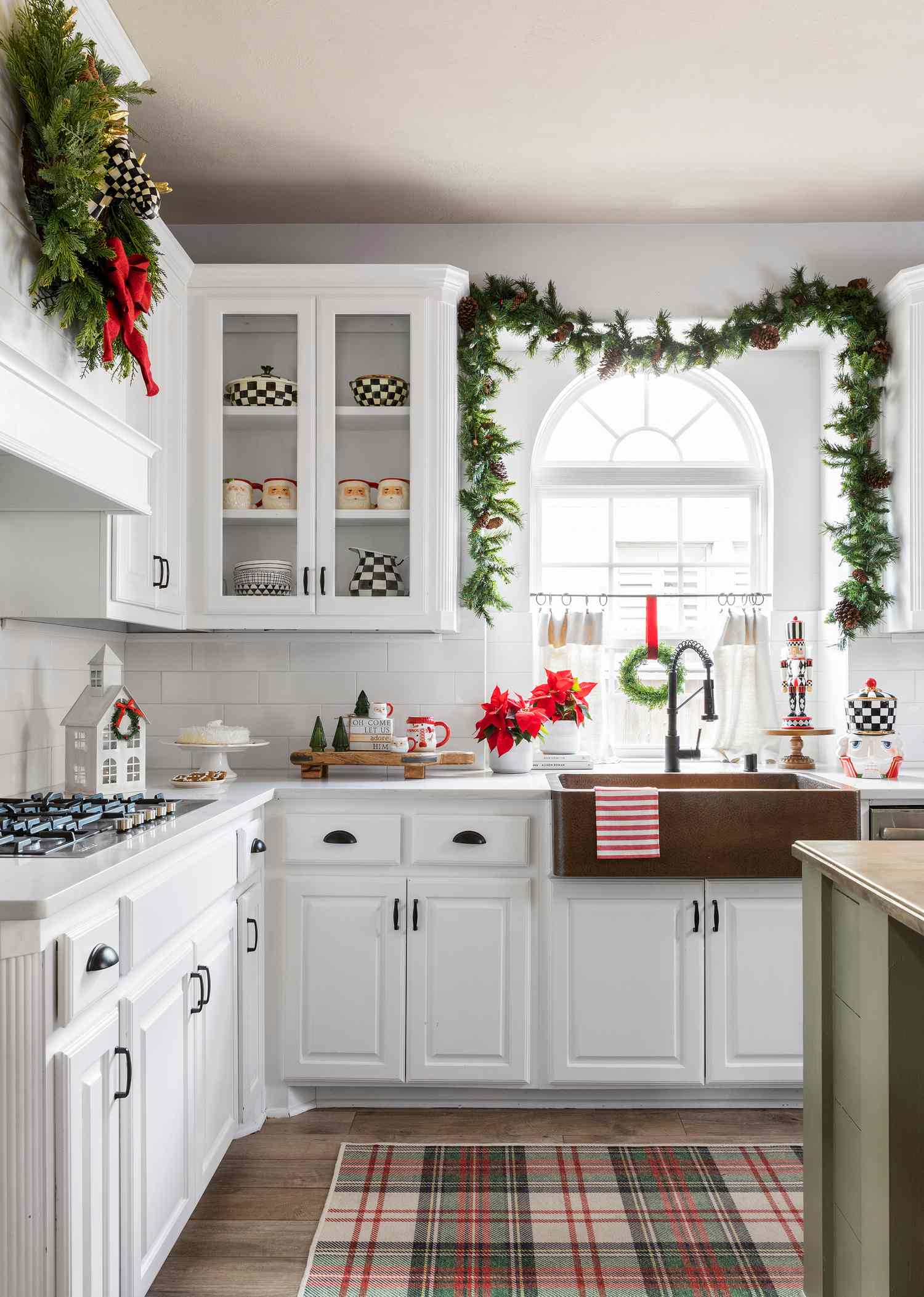 38 Cozy Christmas Decorating Ideas for the Kitchen