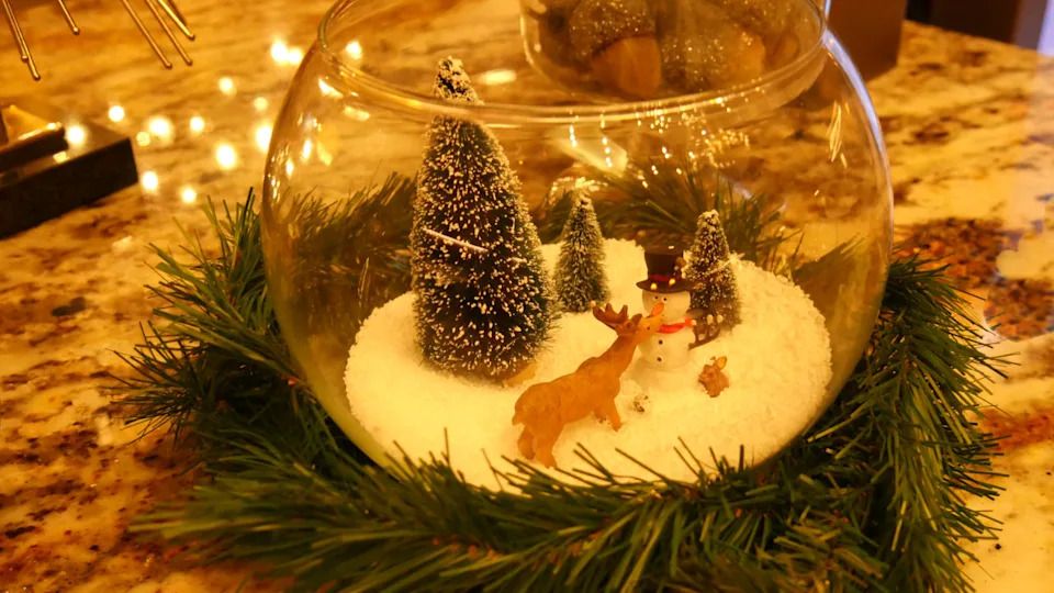 40+ Christmas Centerpiece Ideas To Brighten Your Holiday Table