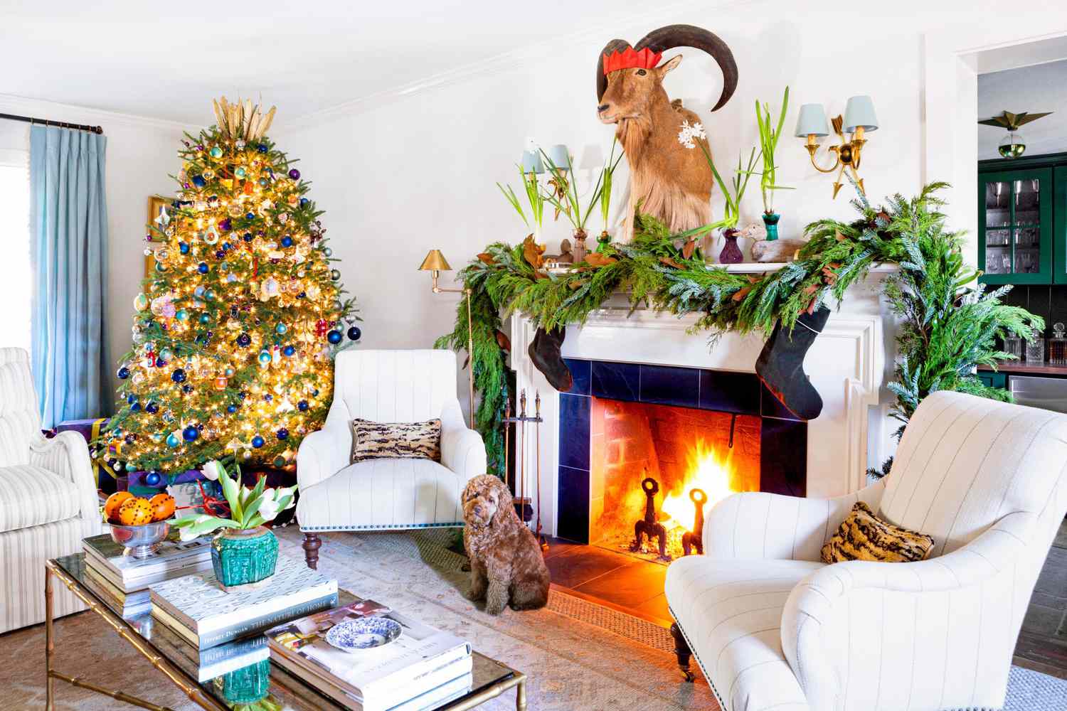 48 Best Living Room Christmas Decorating Ideas