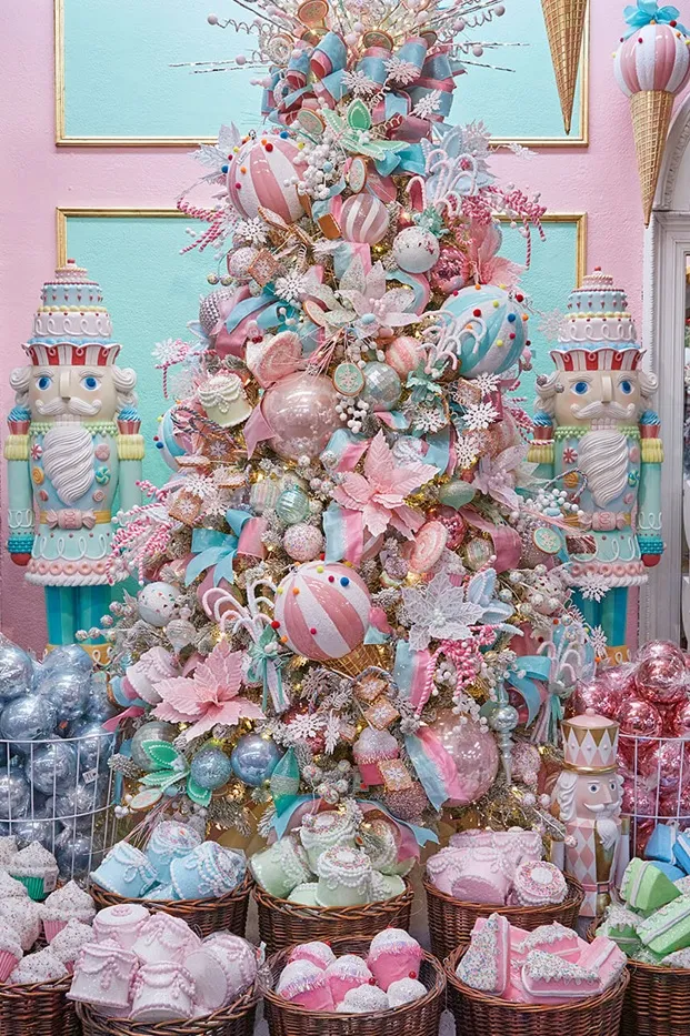 5 Enchanting Christmas Themes - Decorator's Warehouse