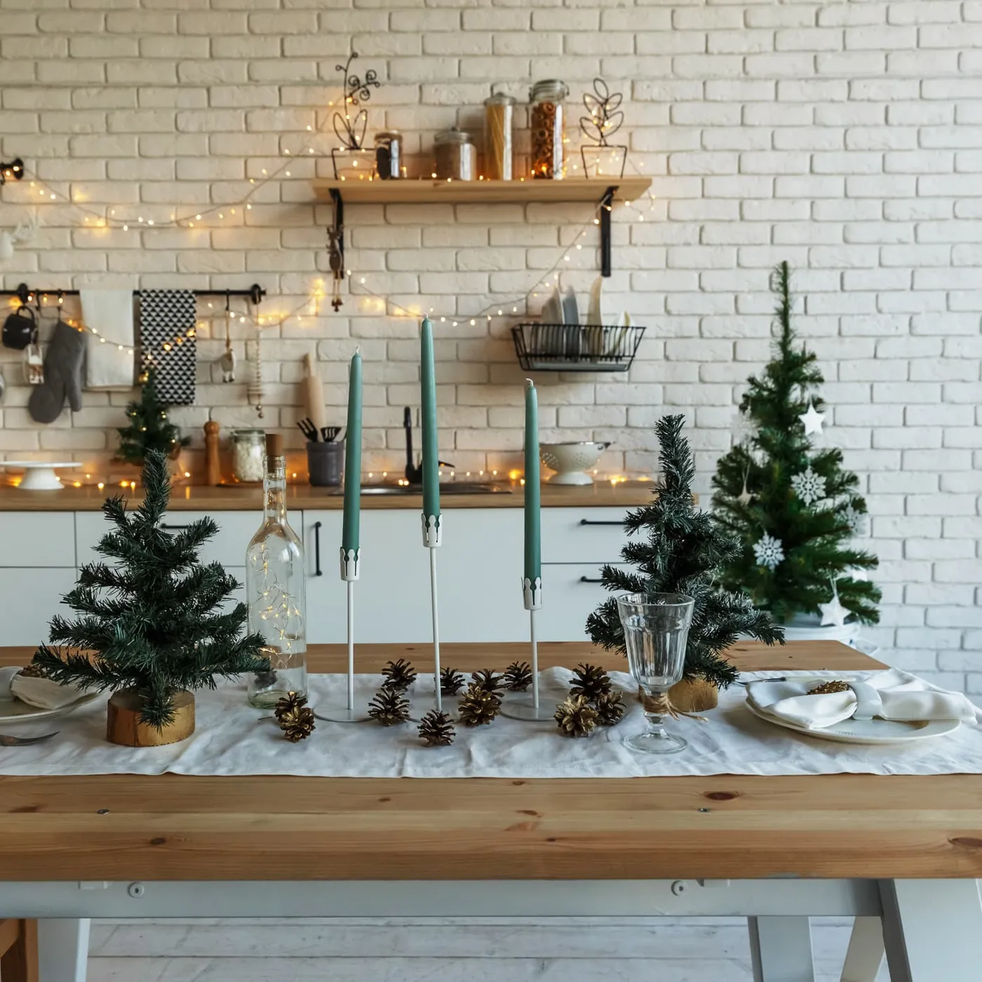 5 Ideas for Holiday-Neutral Winter Decor That's Festive, Cozy, and Fun |  Apartment Therapy
