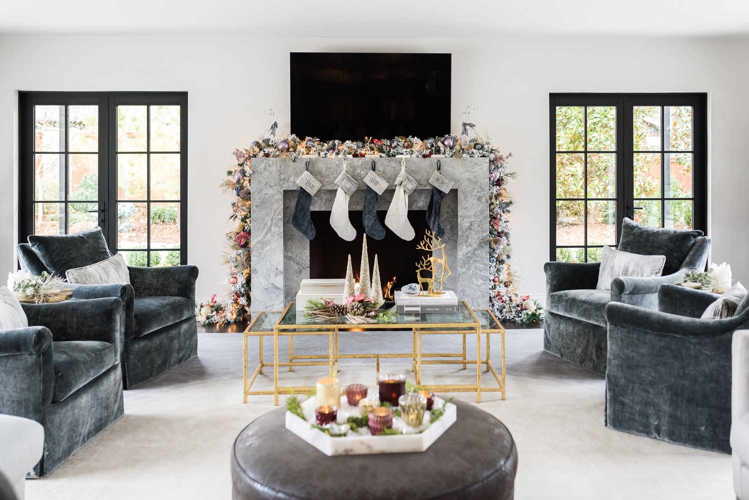 56 Christmas Mantel Decor Ideas for a Festive Home