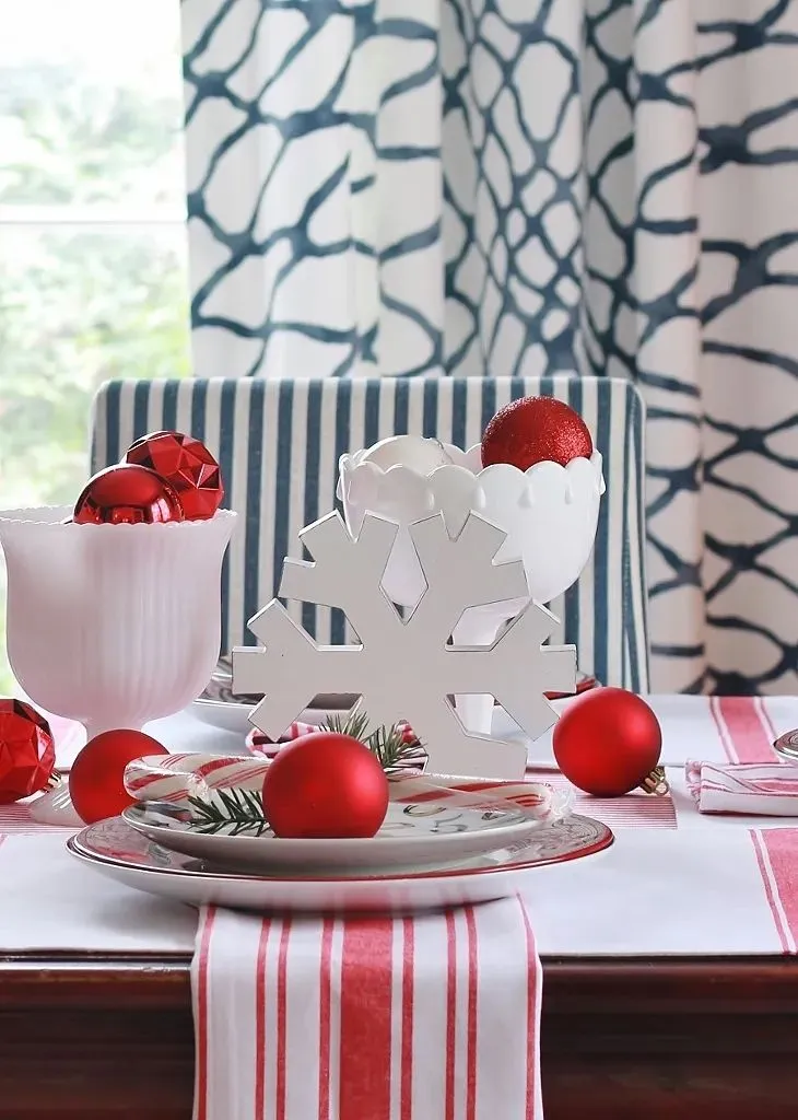 56 Christmas Table Decorating Ideas for Holiday Cheer