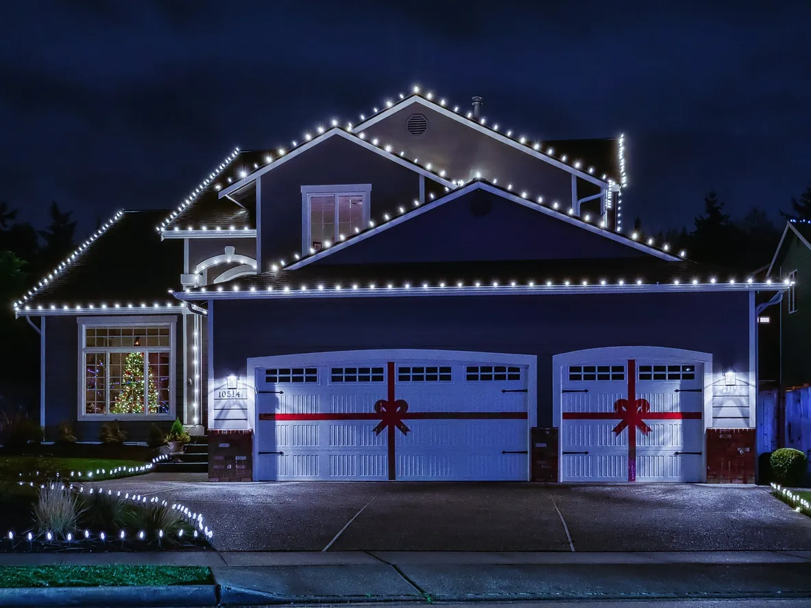 6 Creative Ways to Deck Your Outdoor Space with Christmas Lighting - Revive  Holiday Lighting