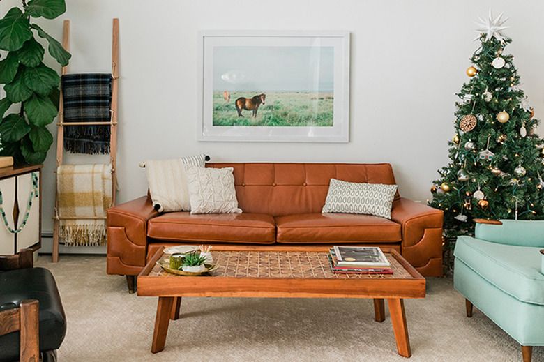 7 Midcentury Modern Christmas Tree Ideas That Deck The Halls In Retro Style