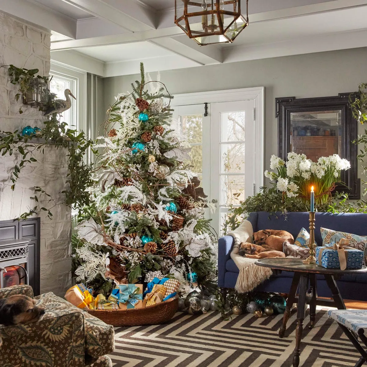 70 Christmas Tree Decoration Ideas For A Dazzling Holiday Opulent Vintage  Glam Theme Christmas Tree Decorations