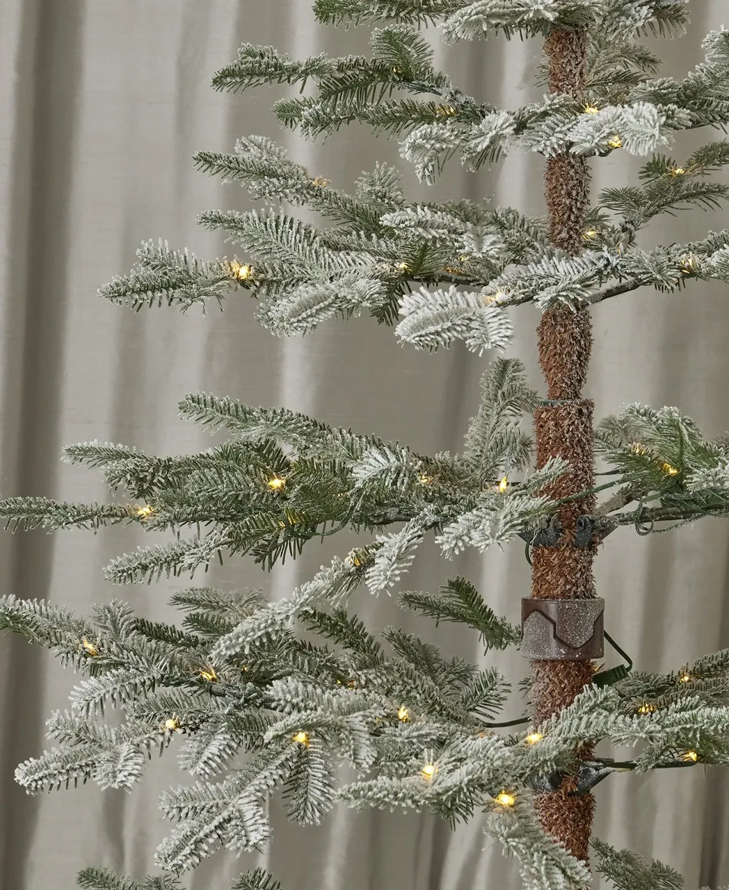 7.5' Sierra Pine Lightly Flocked Tree with 300 Warm White LED Lights