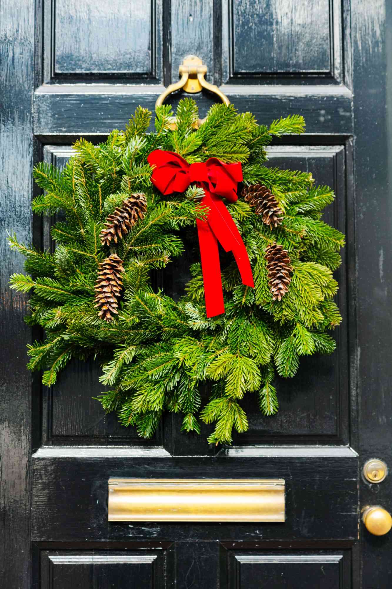 78 Festive Christmas Wreath Ideas For Every Space