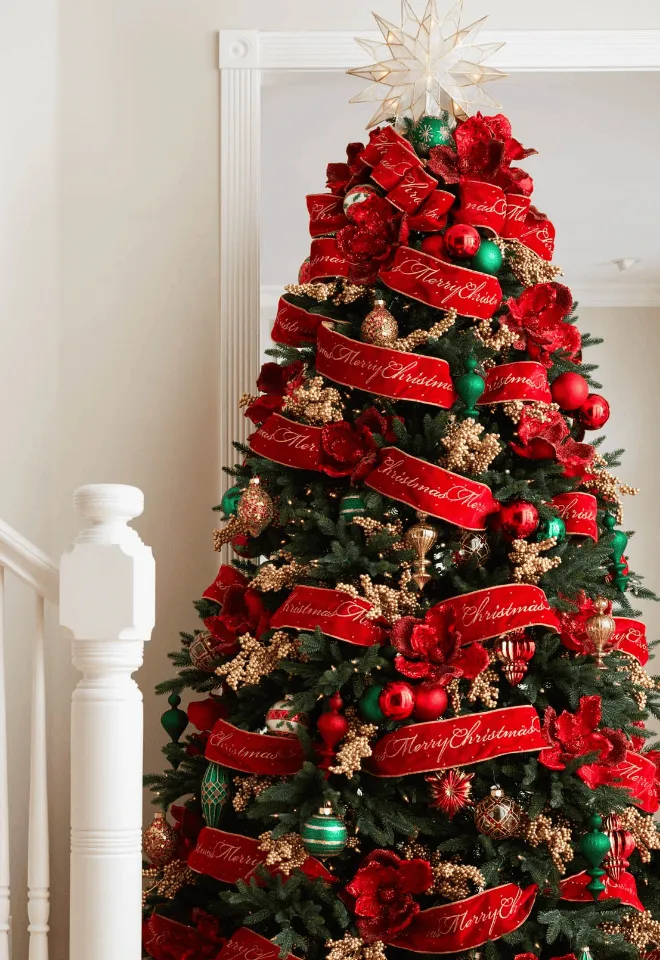 8 Christmas Color Schemes to Inspire Your Holiday Decor -