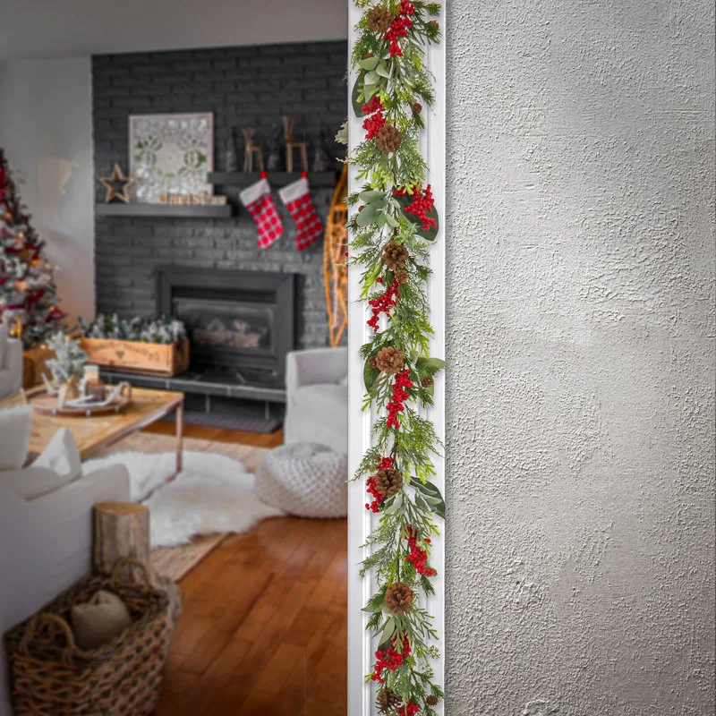 9' Berries and Greenery Garland