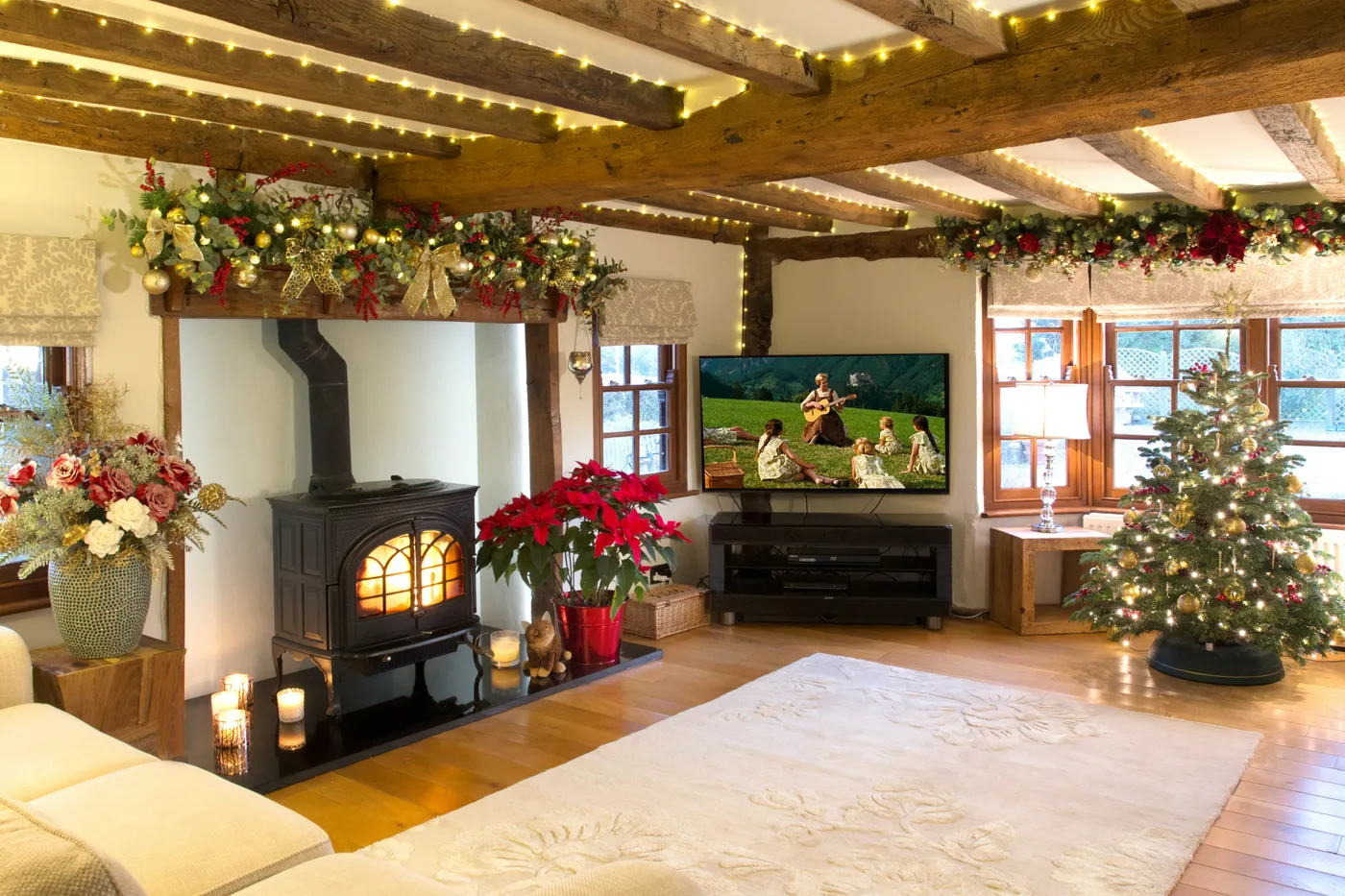 A shoot for Whitefield's Decor. They do bespoke decorations for your home for Christmas, making your dream Christmas easy. 