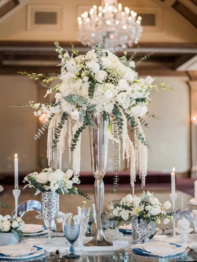 Amazing Winter Wedding Details Inspired By Disney's 'Frozen' - Weddingbells