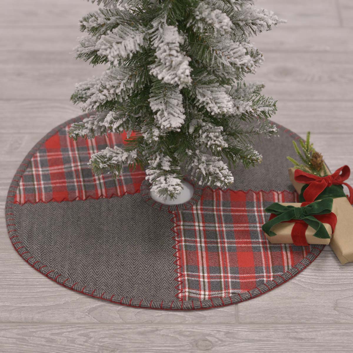 Anderson Patchwork Tree Skirt – VHC Brands Home Decor