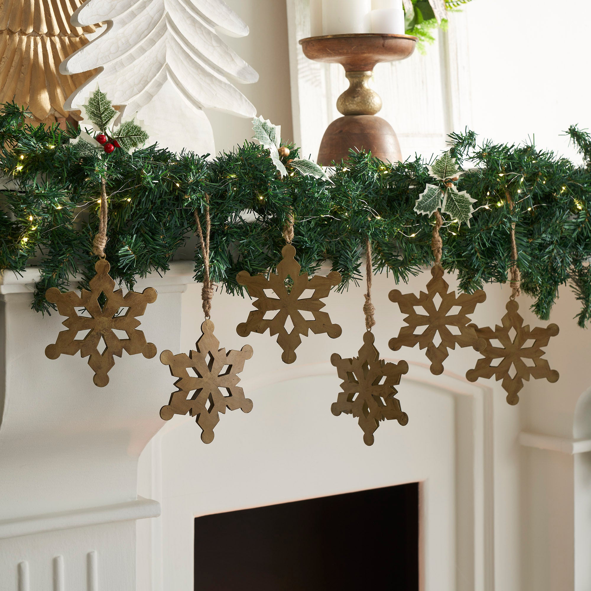 Antique Gold Metal Snowflake Ornament Set of 6 - 6 inch – VHC Brands Home  Decor